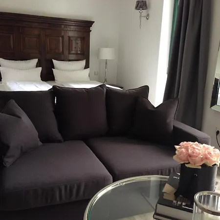 Hoehen Hotel 3*